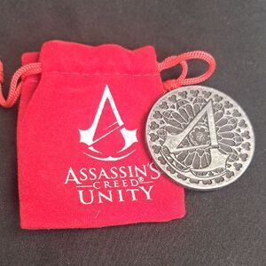 Assassin's Creed Unity Silver Coin with Red Pouch